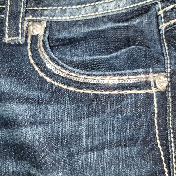 Miss Me‎ Women's Jeans Size 29 Dark Wash Bootcut Mid-Rise Embellished Pockets - Picture 7 of 16